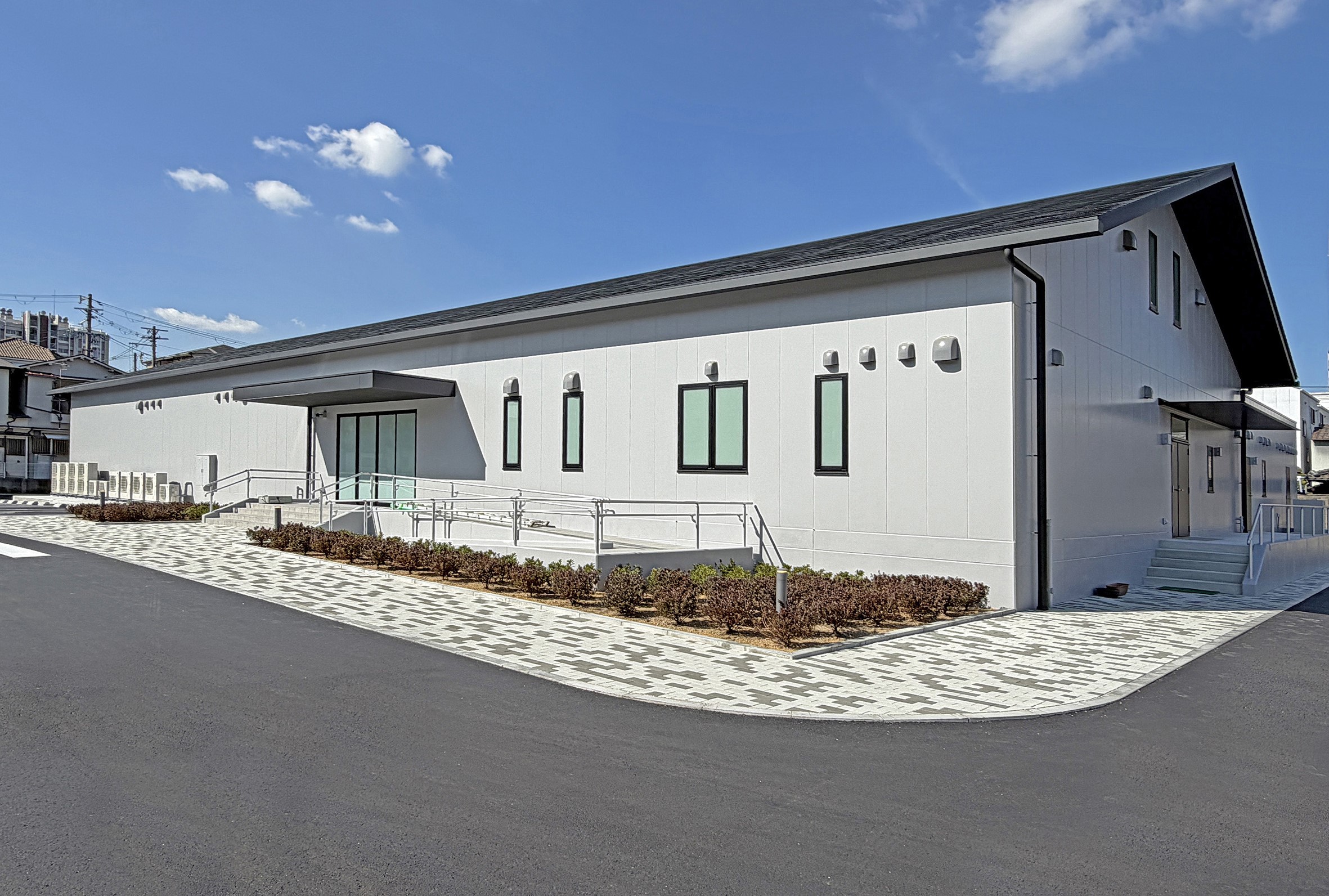 関西生涯学習プラザ 裏手